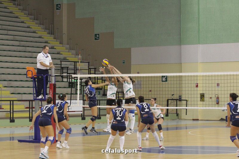 111030 volley 130_tn.jpg